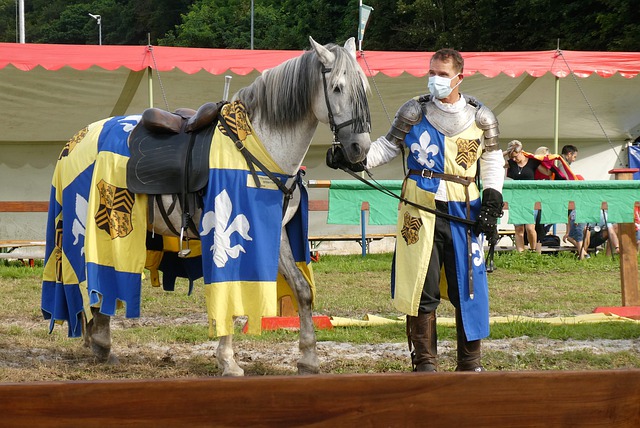 他多次在重 他多次在重